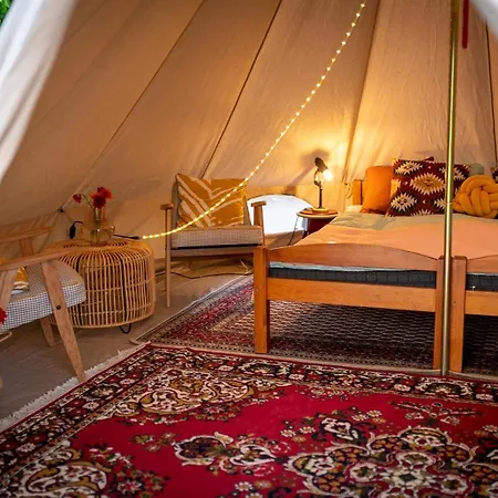 U Basi Glamping *