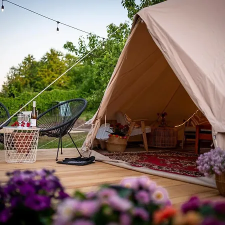 U Basi Glamping